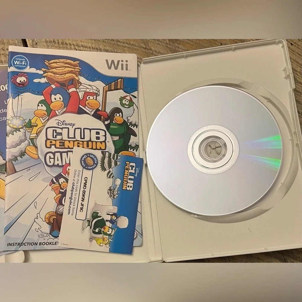 Disney Club Penguin‎ Game Day Wii Game
